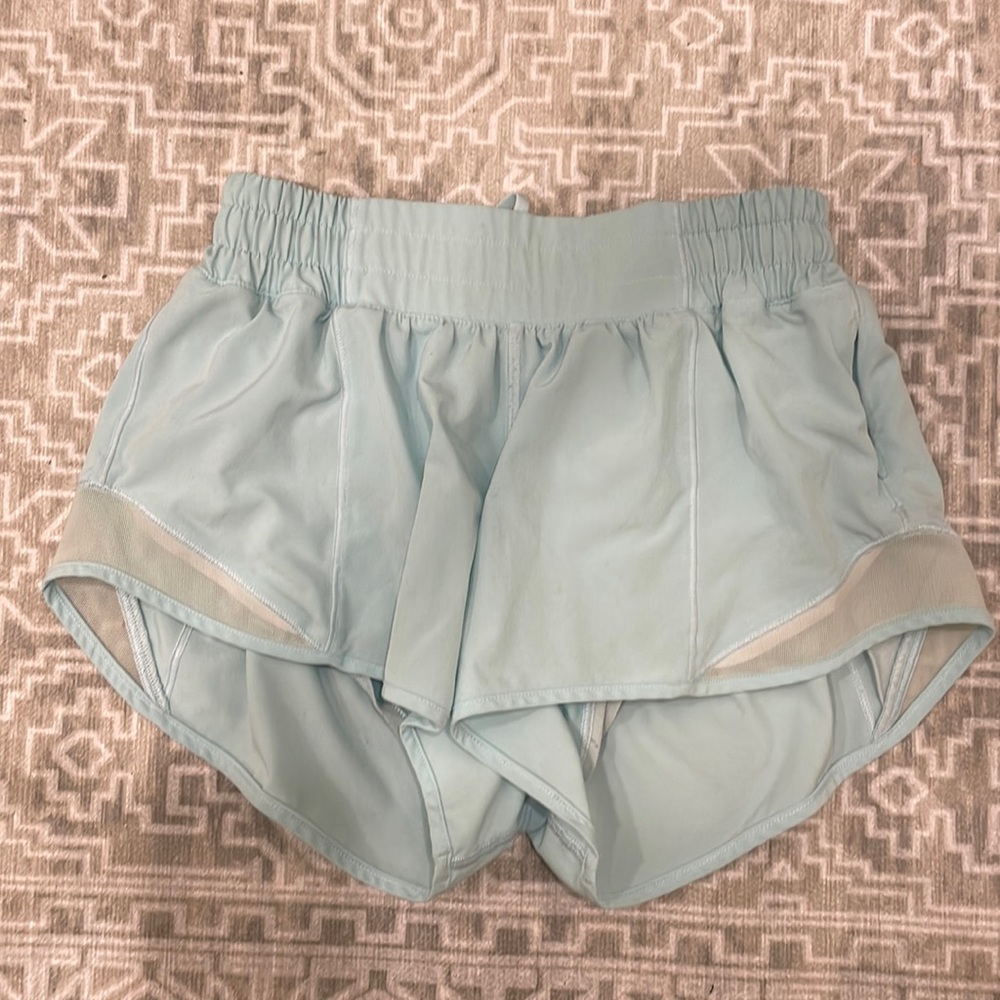 Baby blue Lululemon hotty hots size 4